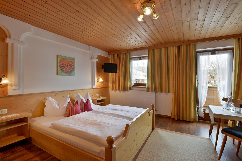 Huettschmiedhof Villa Kössen Kamer foto