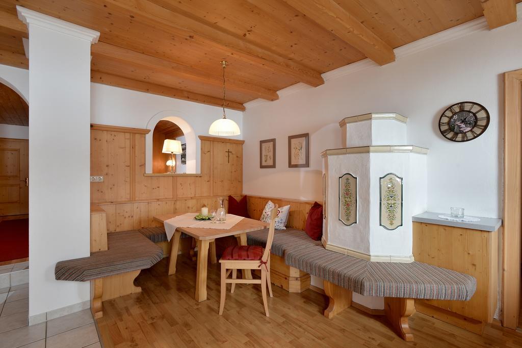 Huettschmiedhof Villa Kössen Kamer foto