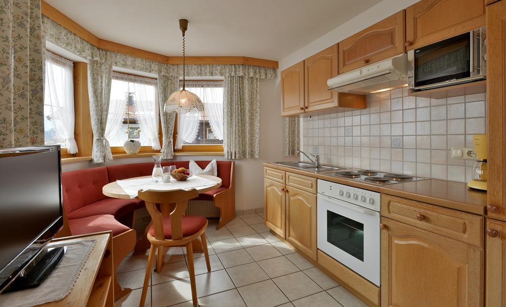 Huettschmiedhof Villa Kössen Kamer foto